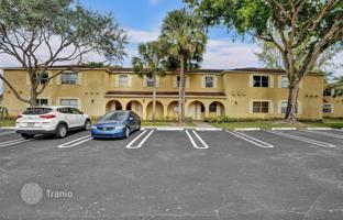 3-bedroom apartments in condo 121 m² in Coral Springs for $277,000
