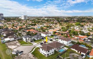 4-bedroom house 271 m² in Miami for $1,349,000