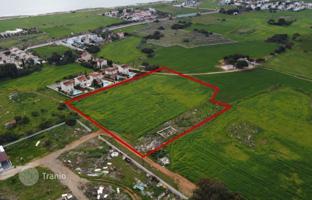 Land plot 8,518 m² in Famagusta for 675,000 €