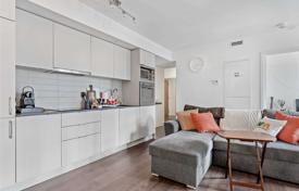 Apartment – Bathurst Street, Toronto, Ontario,  Canada for C$664,000