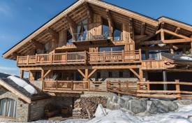 Chalet with terraces, a swimming pool, a garage and a parking, Meribel, Savoy, France for 6,900 € per week