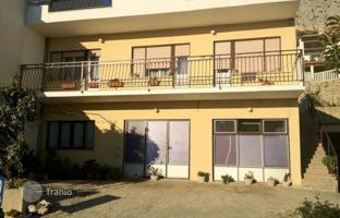 6-bedroom house 236 m² in Lokva Rogoznica for 650,000 €