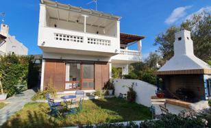 Two-storey cottage with a private dock in Ermioni, Peloponnese, Greece for 350,000 €