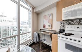 Apartment – Front Street West, Old Toronto, Toronto,  Ontario,   Canada for C$944,000