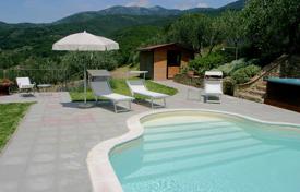 Stone villa with a large swimming pool and a garden, Arezzo, Italy for 3,400 € per week