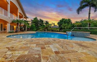 6-bedroom house 998 m² in Davie for $2,500,000