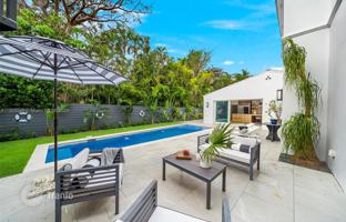 5-bedroom house 418 m² in Miami Beach for $7,250,000