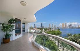 Comfortable apartment with ocean views in a residence on the first line of the beach, Aventura, Florida, USA for $1,900,000