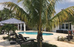 3-bedroom house 193 m² in West End for $849,000