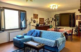 Piombino (Livorno) — Tuscany — Villa/Building for sale for 700,000 €