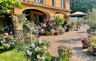 4-bedroom villa 374 m² in Volterra for 895,000 €