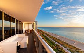 Comfortable flat with ocean views in a residence on the first line of the beach, Miami Beach, Florida, USA for $2,650,000