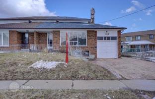 11-bedroom townhouse in North York for C$1,381,000