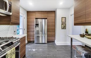 10-bedroom townhouse in Old Toronto for C$1,930,000