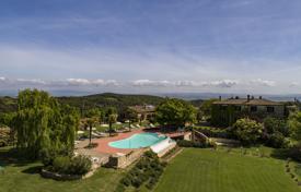 Hilltop estate with panoramic views near Siena, Tuscany, Italy for 6,700,000 €