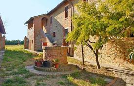 Stone villa in a rustic style, Asciano, Tuscany, Italy for 980,000 €