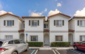Townhome – West End, Miami, Florida,  USA for $460,000