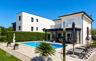3-bedroom house 140 m² in Porec for 570,000 €