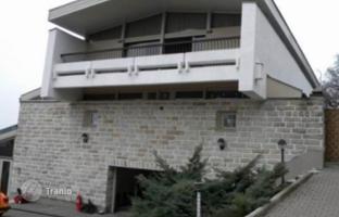 Comfortable villa with a pool and a tennis court, XII District, Budapest, Hungary for 1,000,000 €