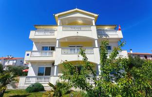 9-bedroom house 383 m² in Krk for 1,480,000 €