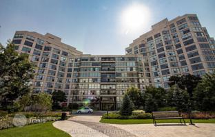 5-bedroom apartment in Lake Shore Boulevard West for C$1,215,000