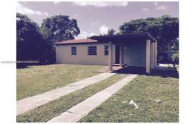 Townhome – North Miami, Florida, USA for $449,000