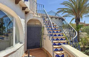 3-bedroom cottage 301 m² in Alicante for 850,000 €
