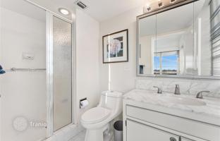 3-bedroom apartments in condo 301 m² in Miami Beach for $1,345,000
