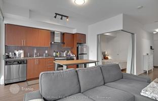 5-bedroom apartment in Front Street West for C$928,000