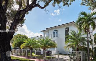 4-bedroom house 391 m² in Miami Beach for $3,200,000