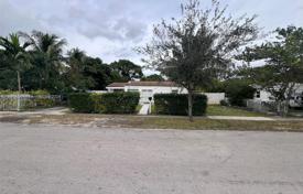 Townhome – North Miami, Florida, USA for $495,000