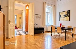 2-bedroom apartment 84 m² in District VI (Terézváros). Price on request