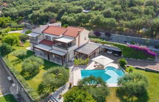 6-bedroom villa in Savona for 1,790,000 €