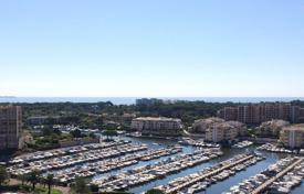 Duplex penthouse with a rooftop terrace in Cannes Marina, Cannes, France for 1,950,000 € Duplex penthouse with a rooftop terrace in Cannes Marina, Cannes, France for 1,950,000 €