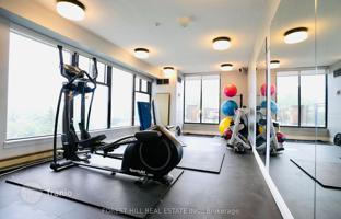 6-bedroom apartment in College Street for C$1,297,000