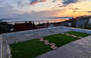 Lake view Villa with 3 flats and roof terrace for 490,000 €