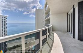 Elite apartment with ocean views in a residence on the first line of the beach, Fort Lauderdale, Florida, USA for $1,299,000