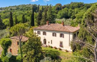 6-bedroom country house 450 m² in Arezzo for 1,380,000 €