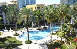 2-bedroom apartments in condo 87 m² in Miami Beach for $975,000