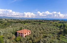 Spacious villa with an olive grove and lake views, San Lorenzo Nuovo, Italy for 790,000 €
