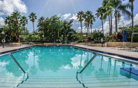 Condo – Hallandale Beach, Florida, USA for $375,000