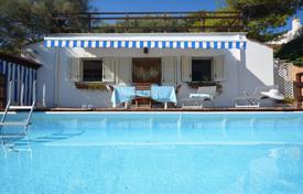 Villa with a swimming pool and a parking on the first sea line, Santa Maria di Leuca, Italy for 2,300 € per week