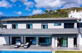 Modern Design Villa with Panoramic Views in Marbella East for 3,500,000 €