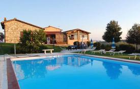 Ancient villa with a large plot in Asciano, Tuscany, Italy for 1,490,000 €