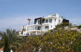 5 Bedrooms Spacious Beachfront Villa — Coral Bay, Pafos for 7,890,000 €