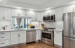 9-bedroom apartment in Etobicoke for C$1,055,000