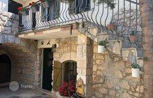 2-bedroom house 140 m² in Primorje-Gorski Kotar County for 281,000 €