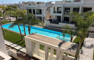 2-bedroom cottage 100 m² in Torrevieja for 299,000 €