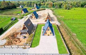 KARLOVAC, BROĐANI — Wooden oasis of peace along the Kupa River — ideal for living or tourist investment for 205,000 €