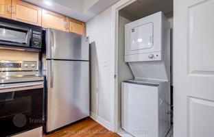 5-bedroom apartment in Wellington Street West for C$760,000
